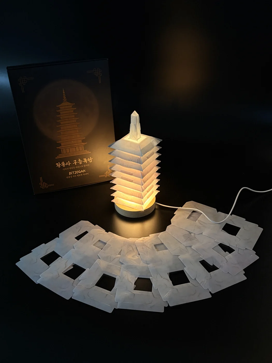九層木塔ランプキットの組み立て部品